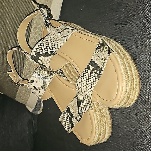Steve Madden Snake Print‎ Espadrilles Size 9 - Picture 1 of 5